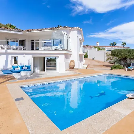 Apartment Shangri-la, Sea View, Pool And Panoramic View Sotogrande