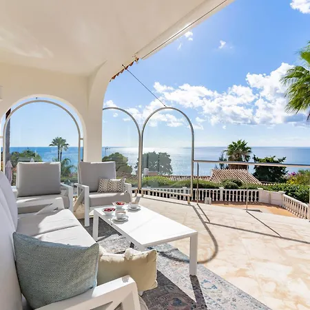 Shangri-la, Sea View, Pool And Panoramic View *