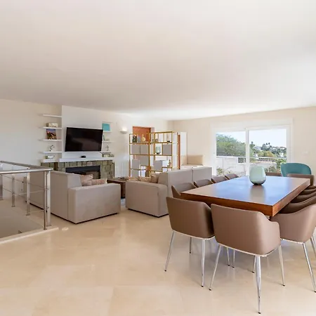 Shangri-la, Sea View, Pool And Panoramic View Apartment *