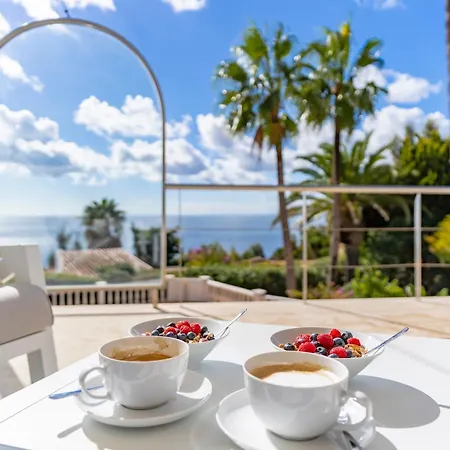 Shangri-la, Sea View, Pool And Panoramic View